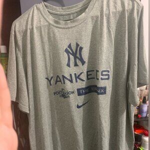 Nike Yankee tee size 2XL